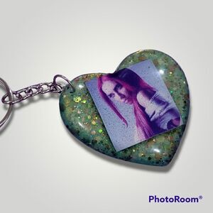 Luna Vexa Green Glitter Heart Keychain